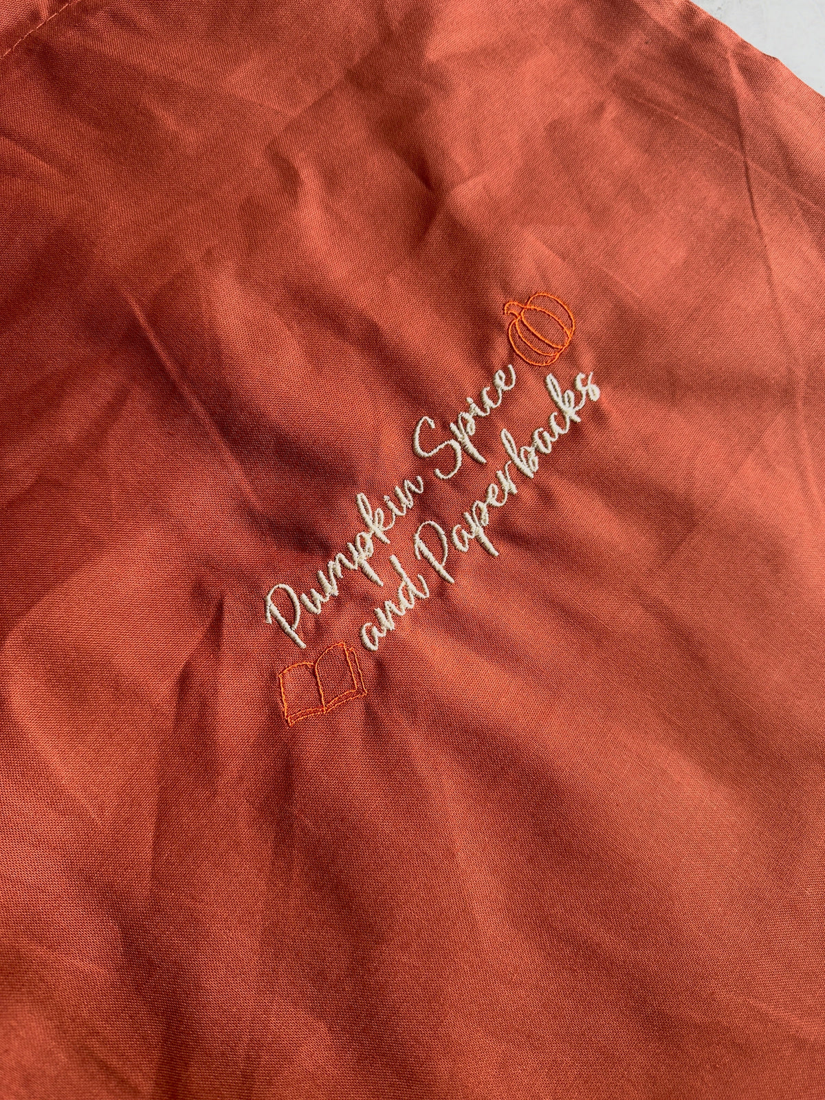 🍂 Pumpkin Spice & Paperbacks Tote 🍂